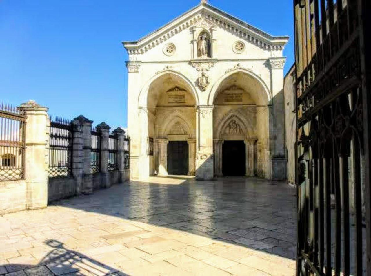 Suite Rotari - Affitti Brevi Italia Monte Sant'Angelo Luaran gambar